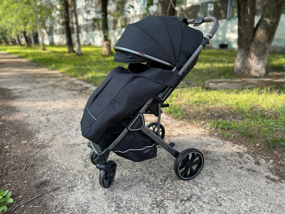 Коляска Luxmom A81 Черный