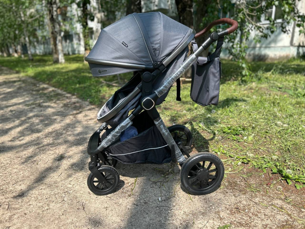 Коляска Luxmom A4 3в1 Черный