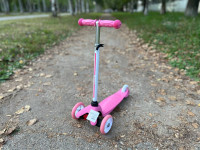 Самокат трёхколёсный ROCKET, бело-розовый