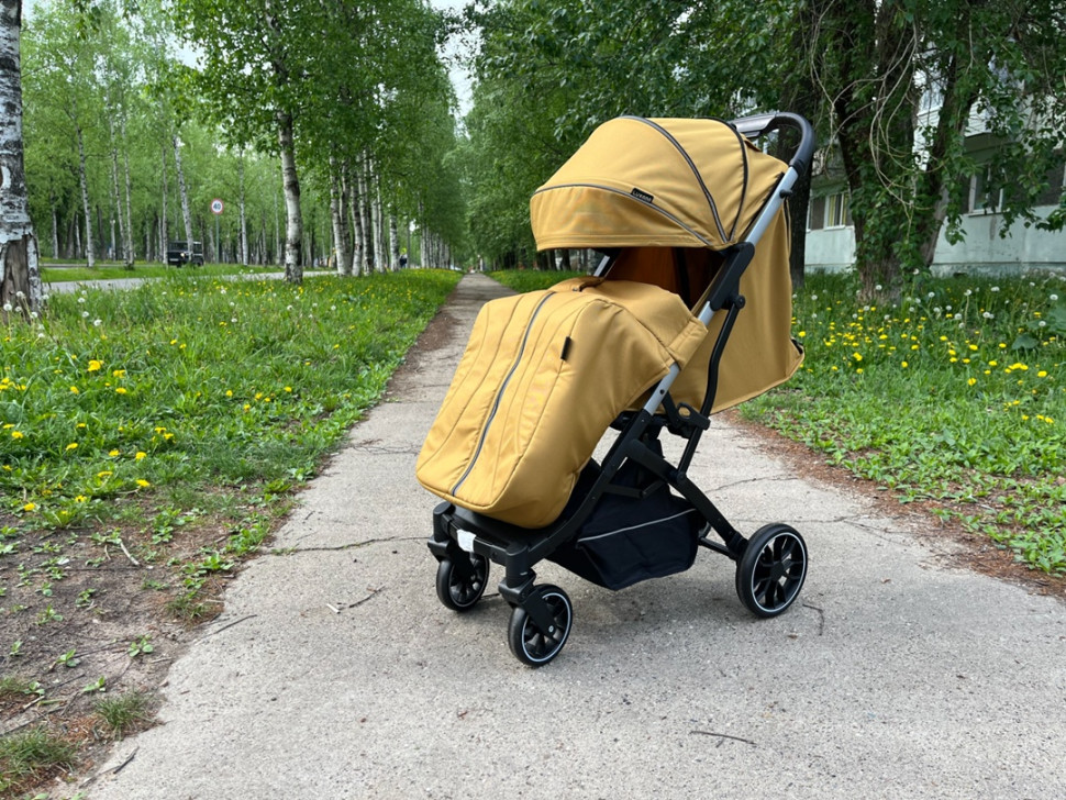 Коляска прогулочная Luxmom v3 желтый